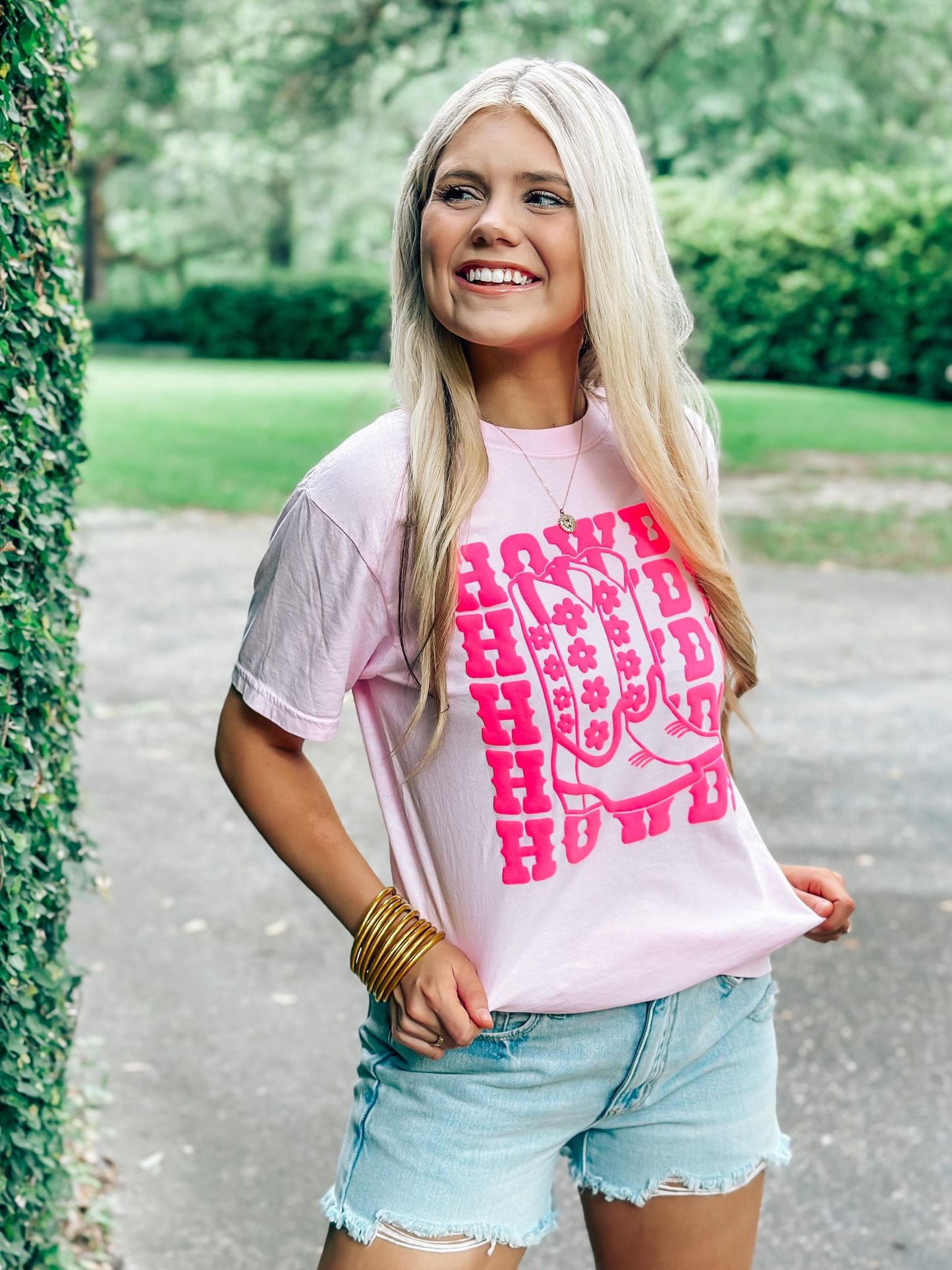 Flower Cowboy Boot Howdy Stack Puff Tee