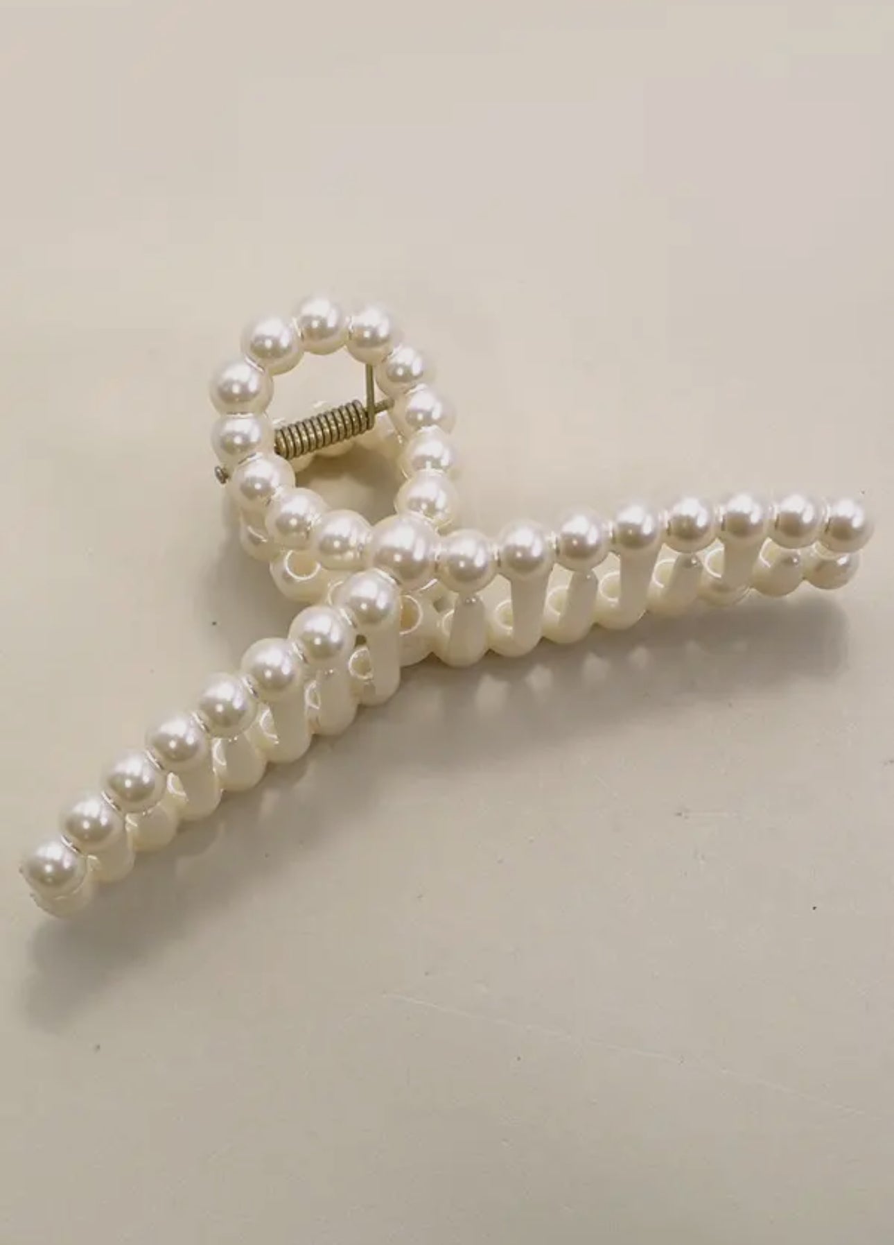 Pearl Oval Hair Clip