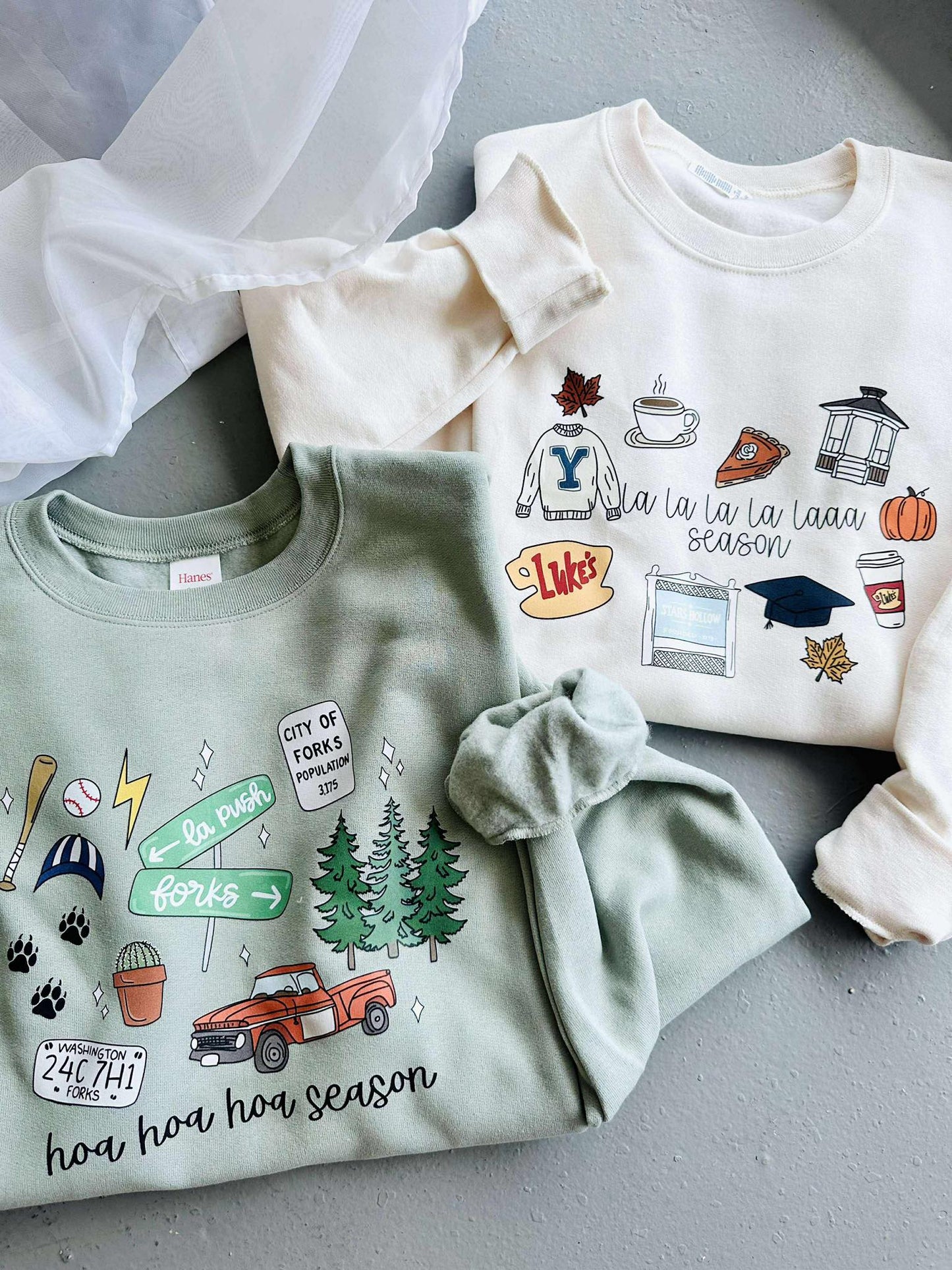 Star Hallow Girls Lala Sitcom Graphic Sweatshirt