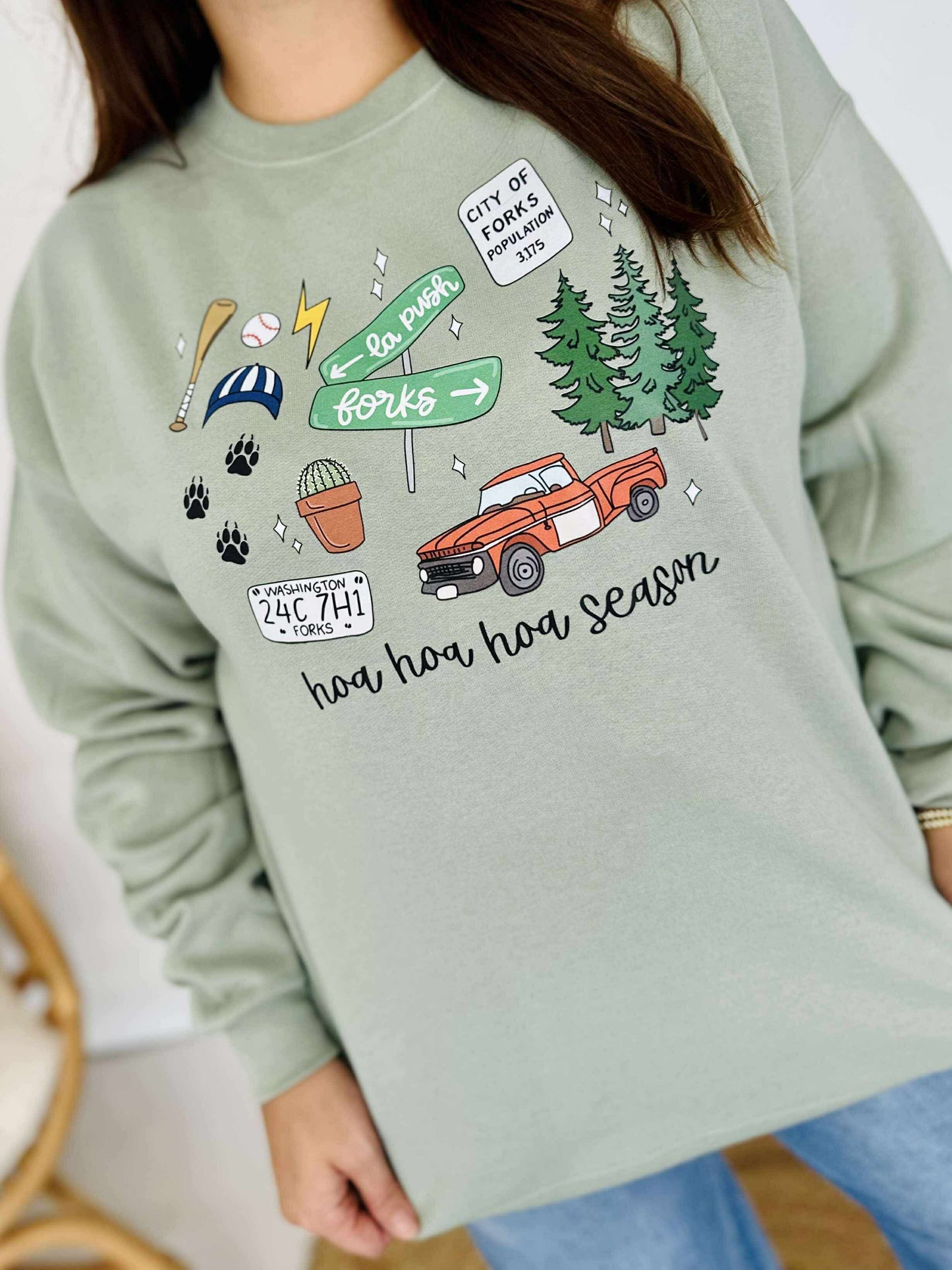 Hoa Hoa Vampire Inspired Movie Graphic Sweatshirt